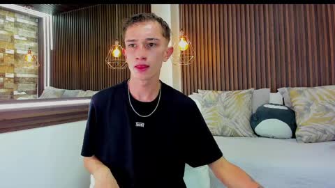 Snapshot of rolito18_ chatting on March 10, 2025, 2:50 am twink juli online show from March 10, 2025, 2:50 am
