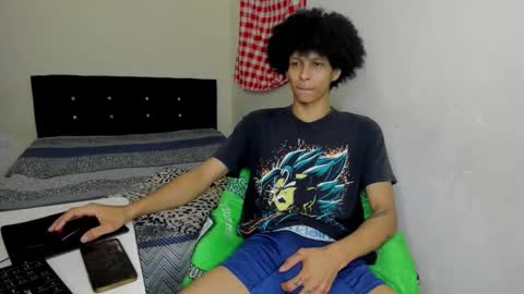 Snapshot of rolling_05 chatting on November 1, 2025, 3:08 am rolling_05 online show from November 1, 2025, 3:08 am