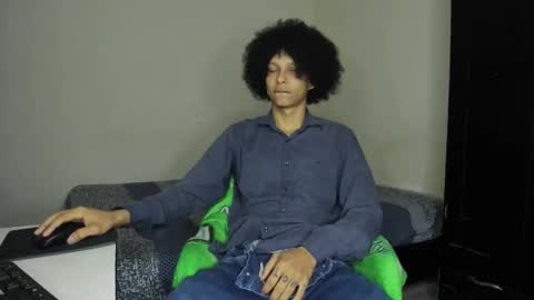 Snapshot of rolling_05 chatting on February 2, 2026, 3:05 am rolling_05 online show from February 2, 2026, 3:05 am