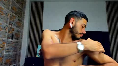 rolo martinez online show from November 1, 2025, 7:27 pm