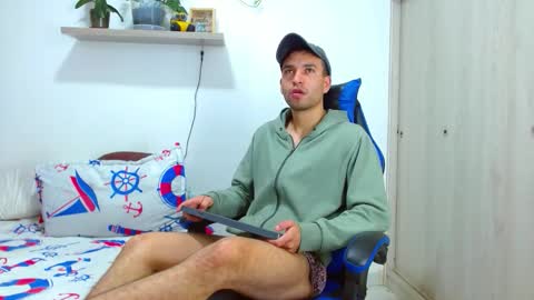 rolos_hot32 online show from October 9, 2025, 2:59 pm