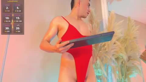 Snapshot of roman_chase chatting on November 14, 2025, 12:59 pm online show from November 14, 2025, 12:59 pm