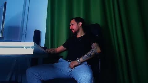 romaniamaster1 online show from April 1, 2026, 5:41 am