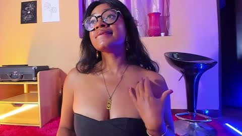 Snapshot of romantic_stargirl chatting on December 26, 2024, 2:01 am Is A Belle online show from December 26, 2024, 2:01 am
