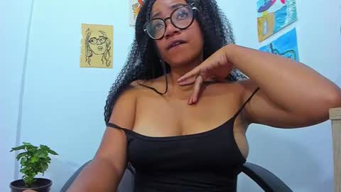 Snapshot of romantic_stargirl chatting on March 1, 2025, 1:43 am Is A Belle online show from March 1, 2025, 1:43 am