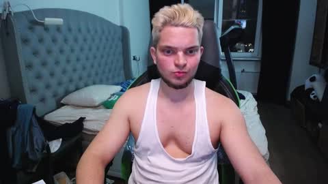 Snapshot of romantic_twunk chatting on November 9, 2025, 9:57 pm romantic_twunk online show from November 9, 2025, 9:57 pm