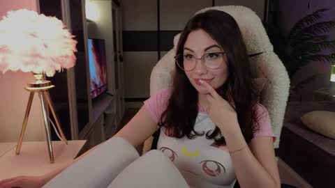 romanticsonya online show from March 17, 2026, 8:23 pm