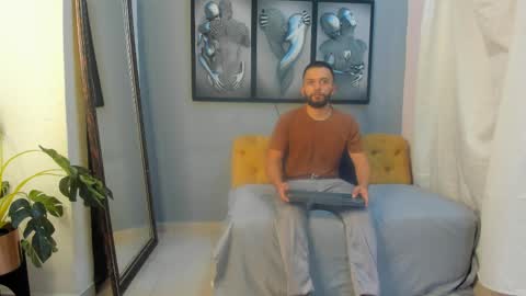 Snapshot of romeo__bossi chatting on April 6, 2026, 11:11 am Romeo Bossi online show from April 6, 2026, 11:11 am