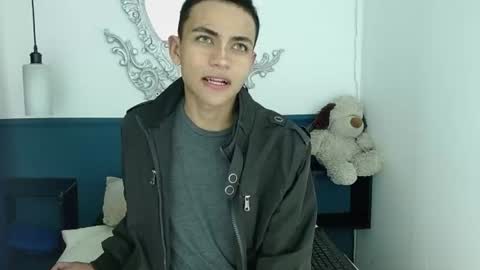 Snapshot of romeo_laurient chatting on June 18, 2026, 11:47 am ROMEO online show from June 18, 2026, 11:47 am