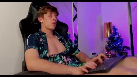 Snapshot of romeo_ricci1 chatting on December 28, 2024, 1:08 am Romeo Ricci online show from December 28, 2024, 1:08 am