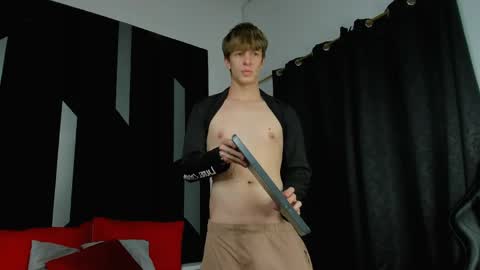 Romeo Ricci online show from April 11, 2026, 6:23 pm