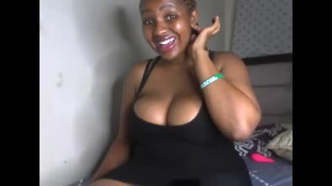 Romina 26 online show from February 19, 2026, 7:43 pm