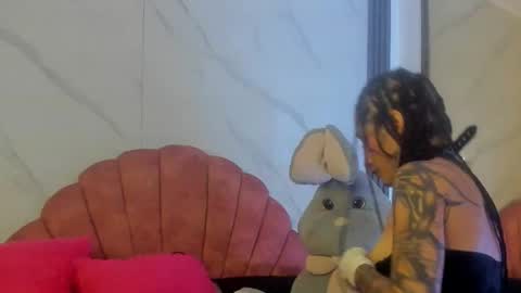 Rominna online show from October 30, 2025, 7:58 pm