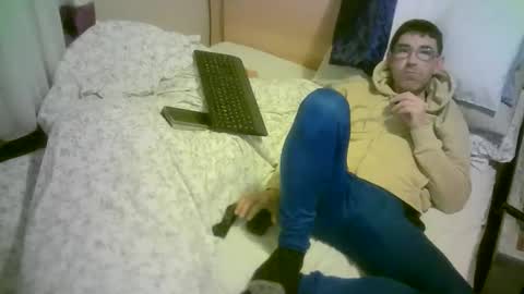 romson998181 online show from December 3, 2025, 9:46 pm