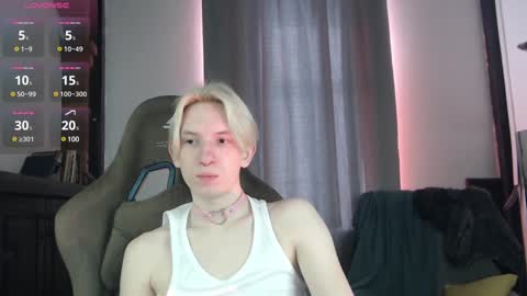 Snapshot of ron_vilsx chatting on March 1, 2025, 5:20 am ron vilsx online show from March 1, 2025, 5:20 am