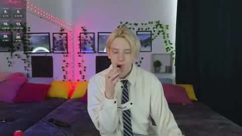 Snapshot of ron_vilsx chatting on March 5, 2025, 8:00 am ron vilsx online show from March 5, 2025, 8:00 am