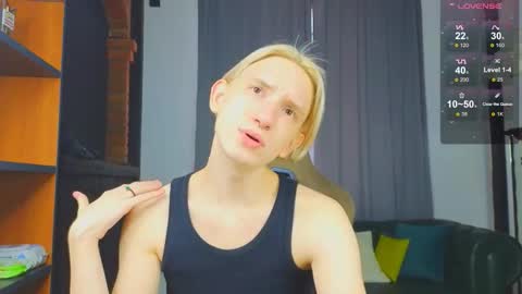 Snapshot of ron_vilsx chatting on October 18, 2025, 8:04 am ron vilsx online show from October 18, 2025, 8:04 am