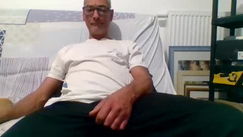 Snapshot of ronbig8inch chatting on October 28, 2025, 5:48 pm ronbig8inch online show from October 28, 2025, 5:48 pm