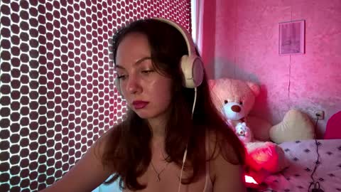 Snapshot of roniquashnock chatting on April 9, 2026, 9:15 am Elvi online show from April 9, 2026, 9:15 am