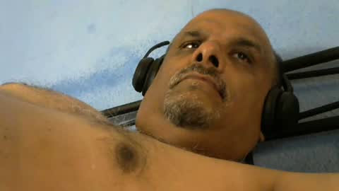 ronni_ga online show from August 5, 2026, 11:17 pm