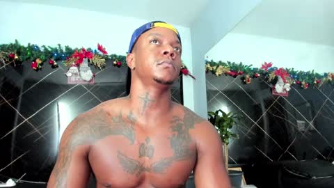 Snapshot of ronnie_777 chatting on December 7, 2024, 11:12 pm Ronnie 777 online show from December 7, 2024, 11:12 pm