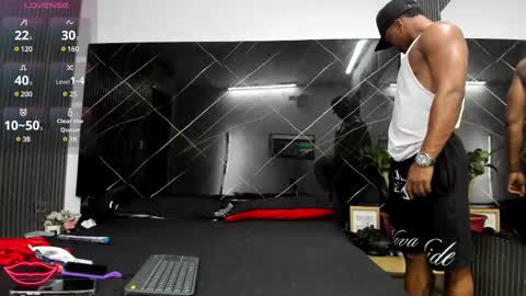 Snapshot of ronnie_777 chatting on March 4, 2025, 8:38 pm Ronnie 777 online show from March 4, 2025, 8:38 pm