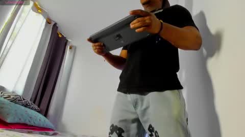 Snapshot of ronnie_777 chatting on September 29, 2025, 7:19 pm Ronnie 777 online show from September 29, 2025, 7:19 pm