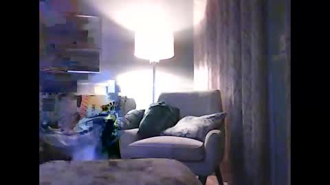 ronvlv online show from April 18, 2026, 3:21 am