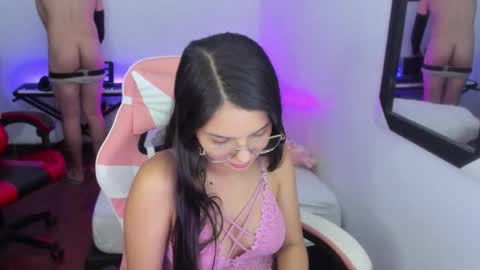  MIA AND PAUL online show from November 27, 2025, 7:16 pm