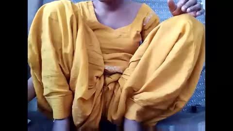 roop_sexy642 online show from March 25, 2026, 4:40 am