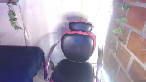 roos_veyker online show from April 21, 2026, 1:53 am