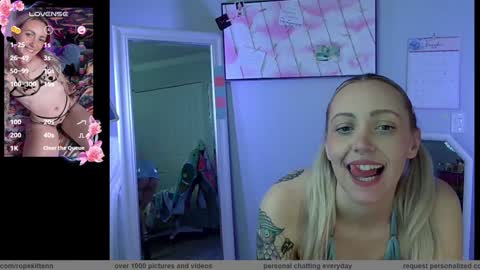 Snapshot of ropekittenn chatting on December 18, 2024, 12:43 am Ropekittenn online show from December 18, 2024, 12:43 am