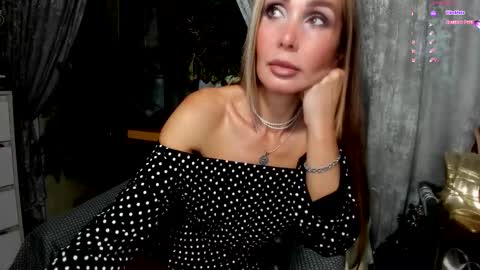 Snapshot of rora_ chatting on October 18, 2025, 9:59 pm Aurora online show from October 18, 2025, 9:59 pm