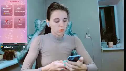 rosa843850 online show from November 12, 2025, 7:57 pm