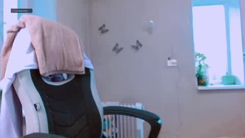 rosa843850 online show from April 3, 2026, 3:43 pm