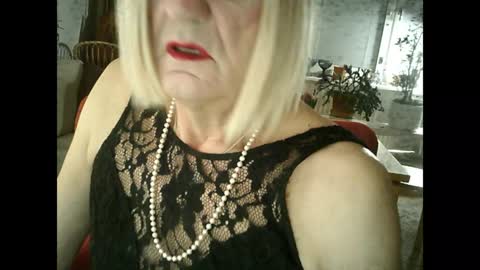 Snapshot of rosa_teevee chatting on February 1, 2025, 5:47 pm Tina online show from February 1, 2025, 5:47 pm