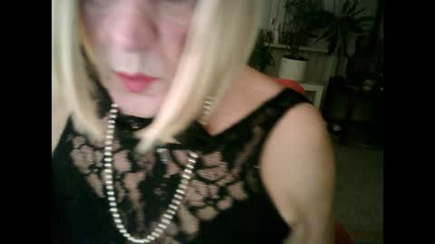 Snapshot of rosa_teevee chatting on February 3, 2025, 9:29 pm Tina online show from February 3, 2025, 9:29 pm
