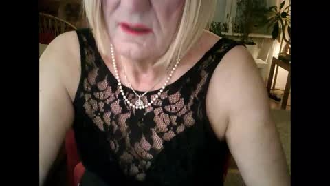 Snapshot of rosa_teevee chatting on February 18, 2025, 10:58 pm Tina online show from February 18, 2025, 10:58 pm