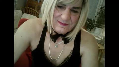 Snapshot of rosa_teevee chatting on March 7, 2025, 9:48 pm Tina online show from March 7, 2025, 9:48 pm