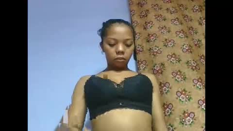 rosah225127 online show from May 29, 2026, 6:44 am