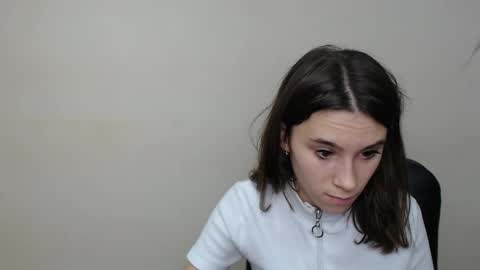 Snapshot of rosalais_ chatting on September 11, 2025, 6:35 am Rose online show from September 11, 2025, 6:35 am