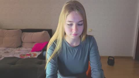 Snapshot of rosalina0230 chatting on November 17, 2025, 7:14 am rosalina online show from November 17, 2025, 7:14 am