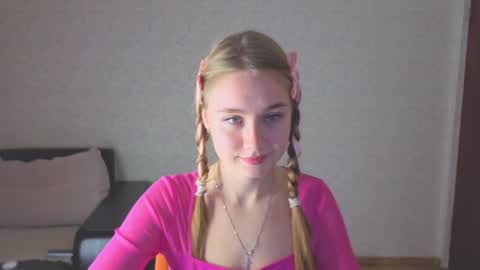 Snapshot of rosalina0230 chatting on November 20, 2025, 7:41 am rosalina online show from November 20, 2025, 7:41 am