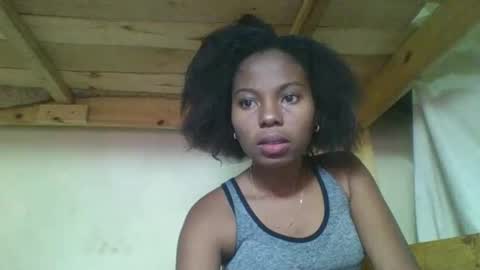 Snapshot of rosalinda933 chatting on February 28, 2026, 8:15 am Rosalinda online show from February 28, 2026, 8:15 am