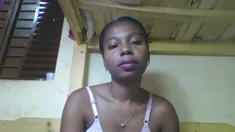 Snapshot of rosalinda933 chatting on March 7, 2026, 12:18 am Rosalinda online show from March 7, 2026, 12:18 am