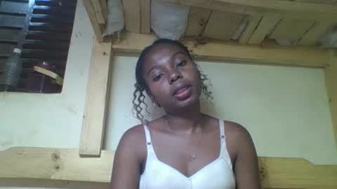 Snapshot of rosalinda933 chatting on March 10, 2026, 11:48 am Rosalinda online show from March 10, 2026, 11:48 am