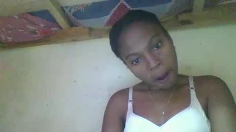 Snapshot of rosalinda933 chatting on March 11, 2026, 1:55 am Rosalinda online show from March 11, 2026, 1:55 am