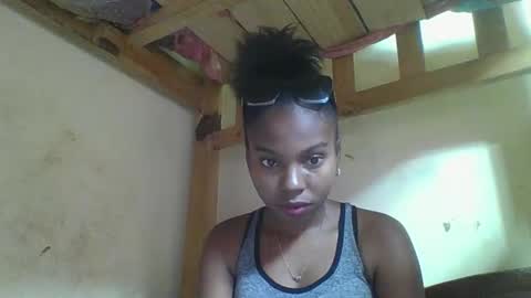 Snapshot of rosalinda933 chatting on March 13, 2026, 4:41 am Rosalinda online show from March 13, 2026, 4:41 am