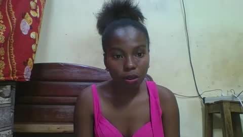 Snapshot of rosalinda933 chatting on March 19, 2026, 7:56 am Rosalinda online show from March 19, 2026, 7:56 am