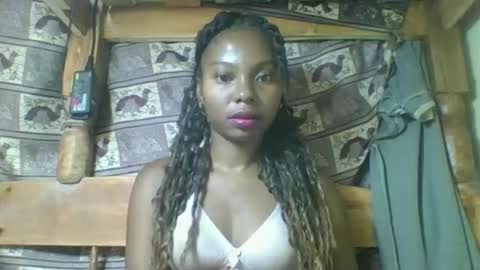 Snapshot of rosalinda933 chatting on March 27, 2026, 4:40 am Rosalinda online show from March 27, 2026, 4:40 am